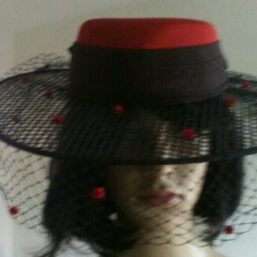 Red and Black Wide Brim Vintage Hat With Bow